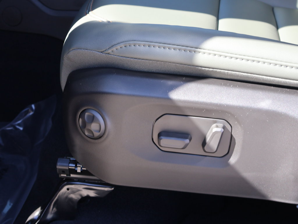 New 2026 Jeep Gladiator Mojave AWD/4WD image 23