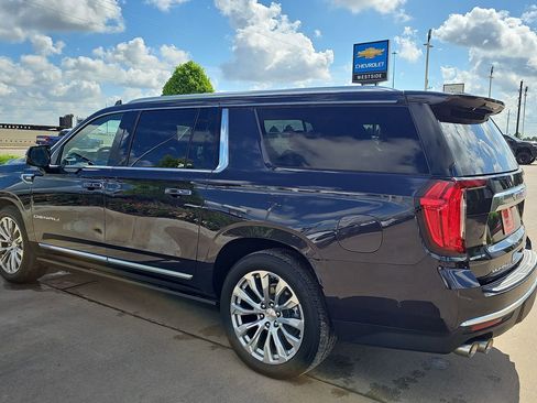 Used 2024 GMC Yukon XL Denali w/ Denali Reserve Package image 37