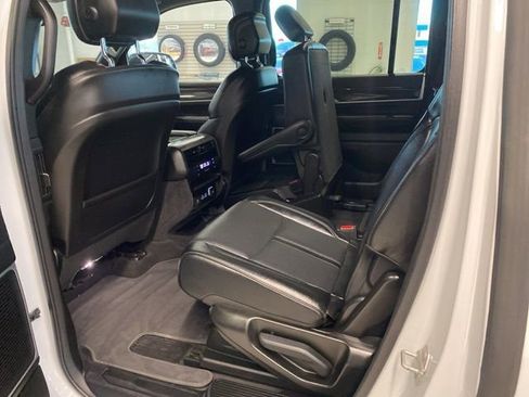 Used 2024 Jeep Wagoneer Series II image 31
