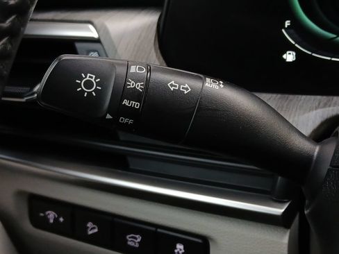 Used 2023 Kia Telluride EX w/ EX Captain's Chair Package FWD image 12