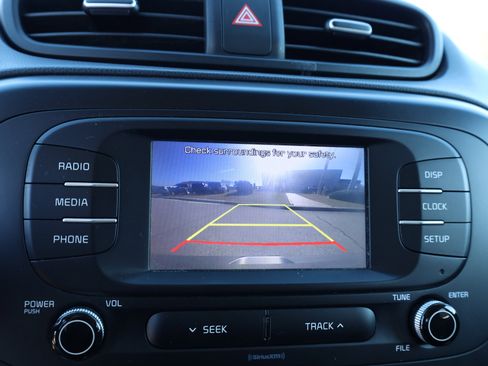 Used 2017 Kia Soul + image 22