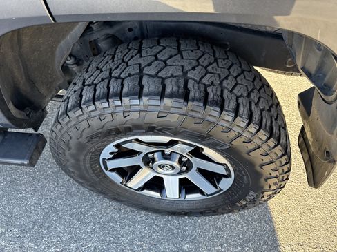 Used 2018 Toyota 4Runner TRD Off-Road Premium w/ Wilderness Package AWD/4WD image 15