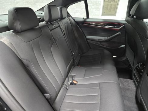 Used 2021 BMW 530e xDrive w/ M Sport Package image 50