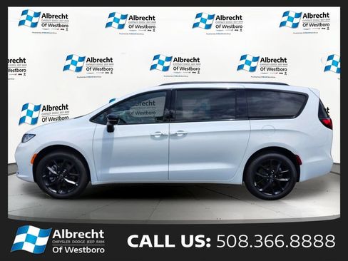 New 2026 Chrysler Pacifica Select w/ S Appearance Package AWD/4WD image 2
