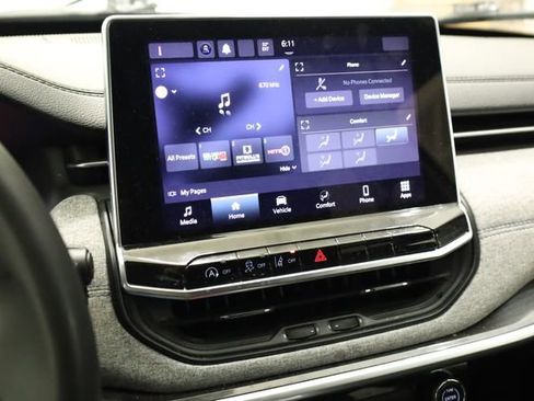 Used 2023 Jeep Compass Latitude image 19