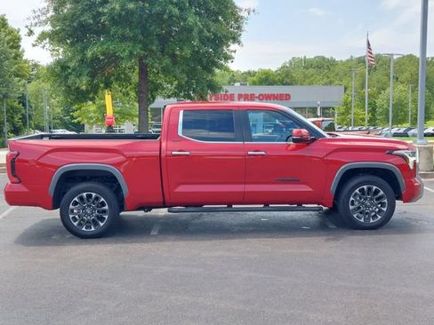 Used 2025 Toyota Tundra Limited AWD/4WD image 13