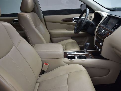 Used 2019 Nissan Pathfinder Platinum image 24