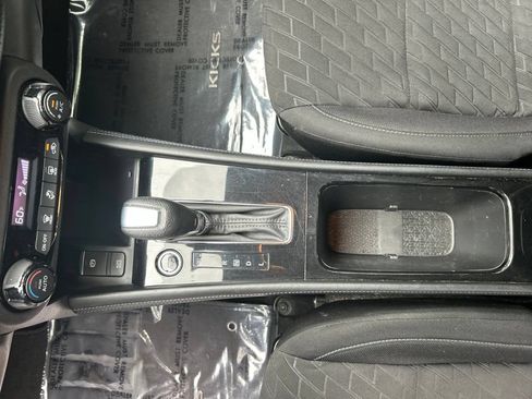 Used 2021 Nissan Kicks SV FWD image 17