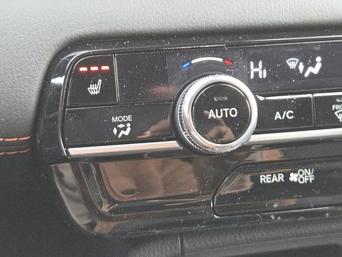 New 2025 Honda Pilot Sport image 13