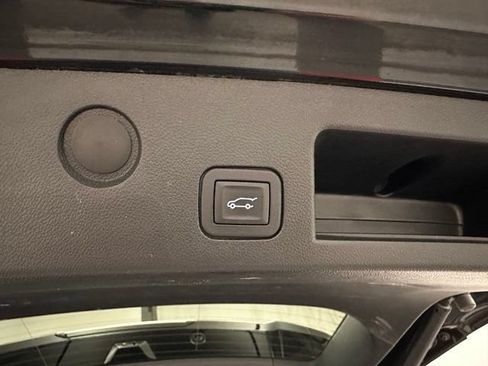 Used 2025 Chevrolet Equinox LT w/ Convenience Package II AWD/4WD image 21