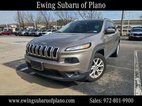 Used 2016 Jeep Cherokee Latitude w/ Comfort/Convenience Group image 2