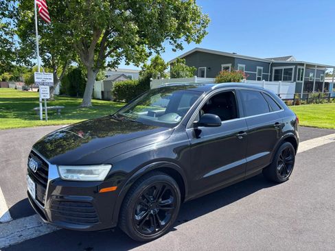 Used 2018 Audi Q3 2.0T Premium Plus w/ Premium Plus Package AWD/4WD image 5