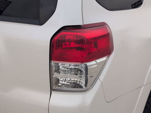 Used 2010 Toyota 4Runner SR5 image 11