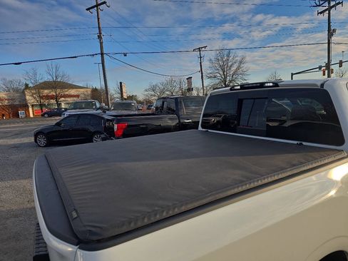 Used 2018 Nissan Titan XD image 54