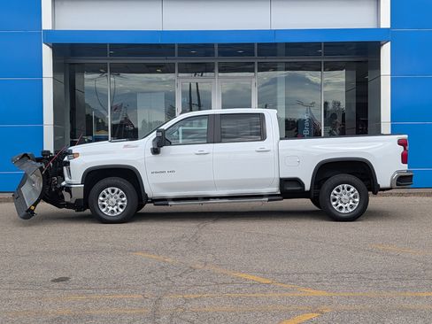 Used 2022 Chevrolet Silverado 2500 LT w/ Convenience Package AWD/4WD image 5