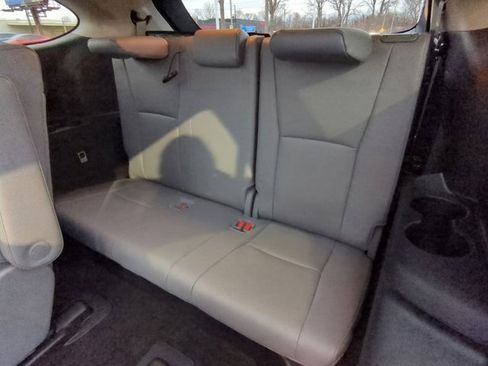 Certified 2025 Toyota Highlander Platinum image 16