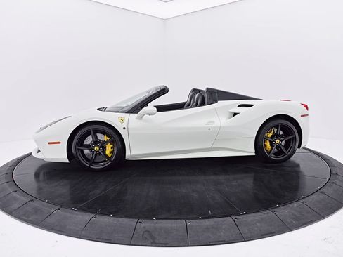 Used 2019 Ferrari 488 Spider RWD image 22