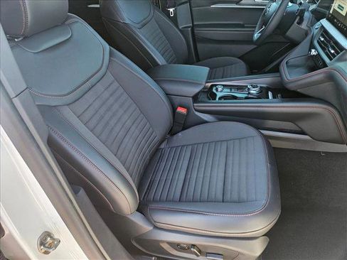Certified 2025 Ford Explorer ST-Line RWD image 23