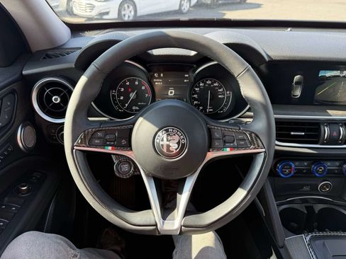 Used 2019 Alfa Romeo Stelvio Ti w/ Nero Edizione AWD/4WD image 8
