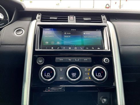 Used 2017 Land Rover Discovery HSE image 30