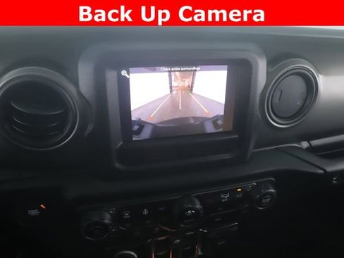 Used 2023 Jeep Gladiator Sport AWD/4WD image 22