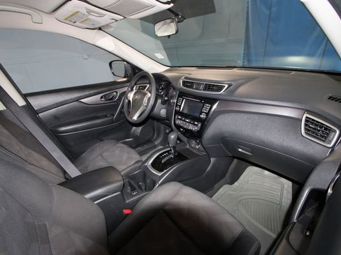 Used 2016 Nissan Rogue SV w/ SV Premium Package image 19