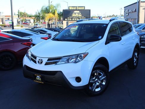 Used 2013 Toyota RAV4 LE AWD/4WD image 2
