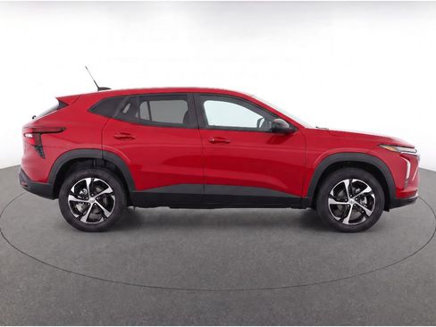 Used 2026 Chevrolet Trax RS w/ Driver Confidence Package FWD image 8