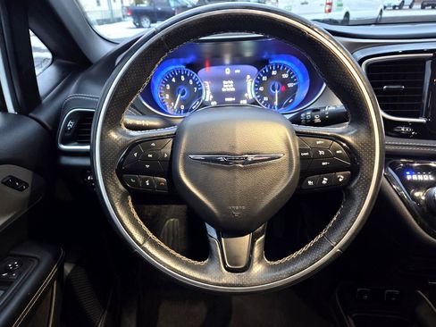 Used 2018 Chrysler Pacifica Limited w/ Advanced Safetytec Group image 25