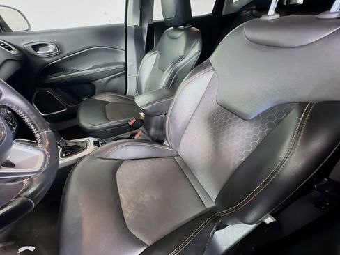 Used 2020 Jeep Compass Latitude w/ Cold Weather Group image 11