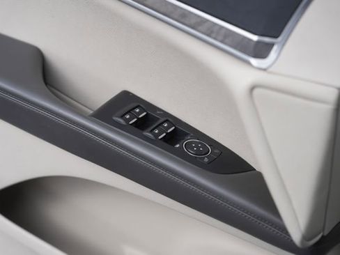 Used 2017 Lincoln MKX Select w/ Select Plus Package image 28