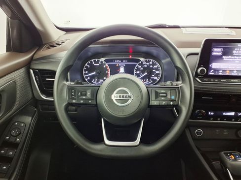 Used 2021 Nissan Rogue SV FWD image 15