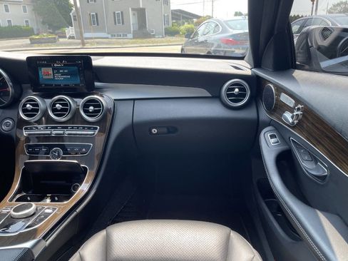 Used 2019 Mercedes-Benz C 300 4MATIC Sedan image 22