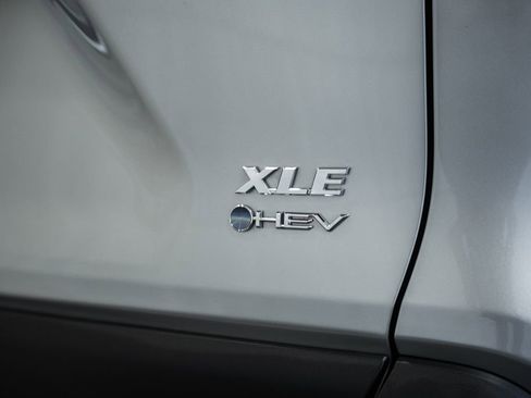 Used 2025 Toyota RAV4 XLE image 7