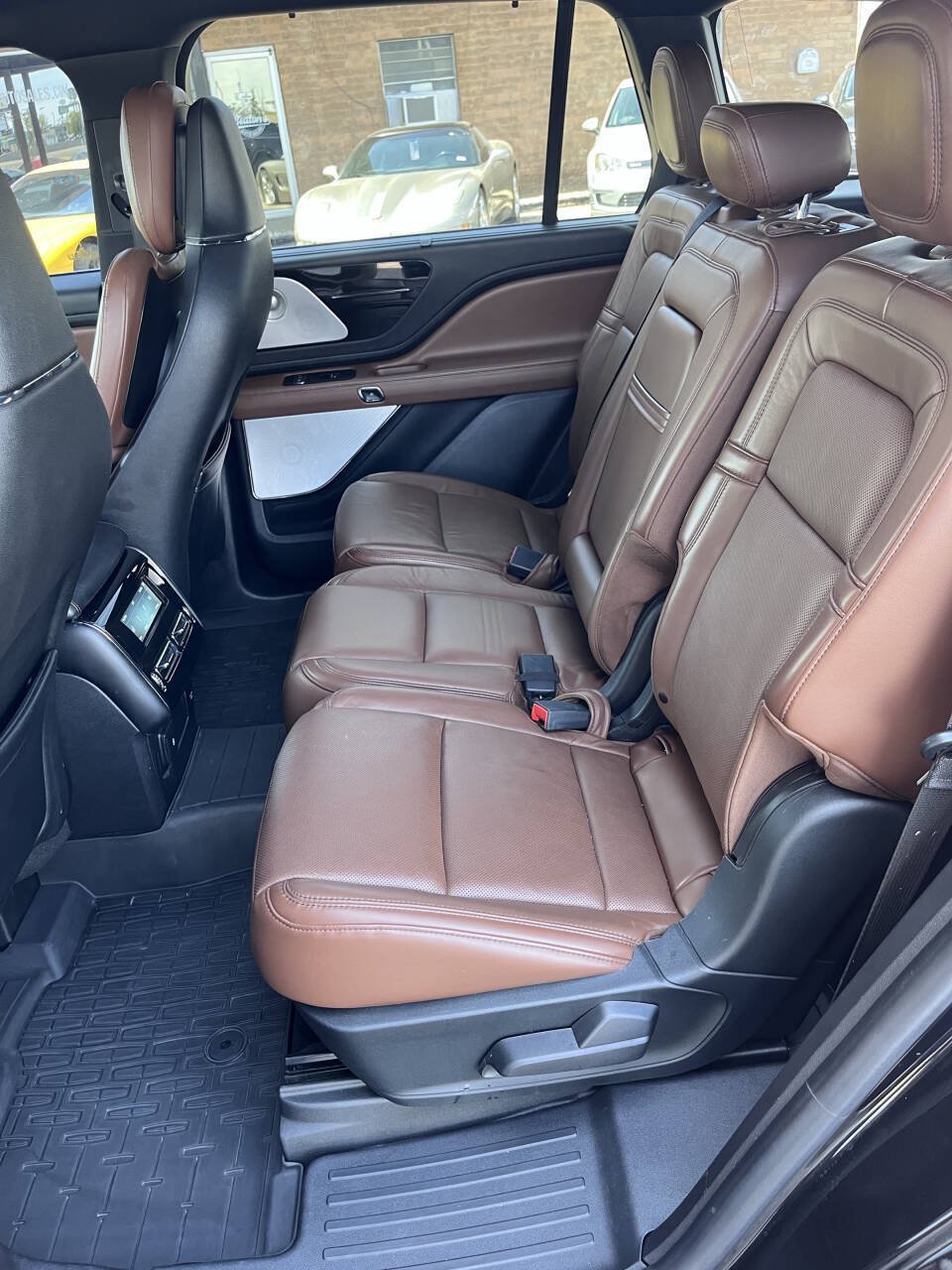 Used 2020 Lincoln Aviator Reserve w/ Equipment Group 202A AWD/4WD image 16