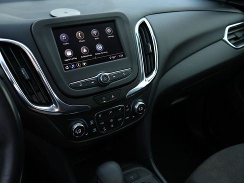 Used 2022 Chevrolet Equinox LT FWD image 18