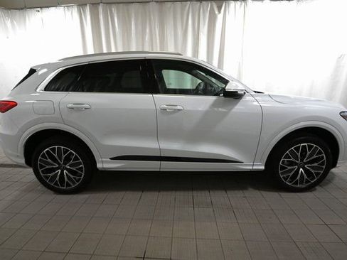 Used 2025 Audi Q5 Premium Plus w/ Premium Plus AWD/4WD image 14
