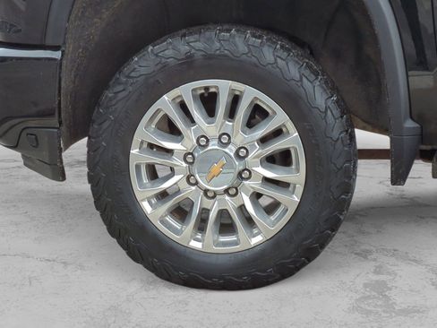 Used 2023 Chevrolet Silverado 2500 High Country w/ Z71 Off-Road Package image 17