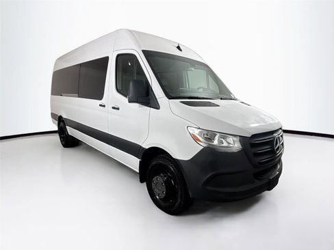 Used 2022 Mercedes-Benz Sprinter 3500 image 8