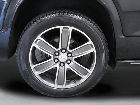 Used 2019 GMC Acadia Denali w/ Technology Package AWD/4WD image 37