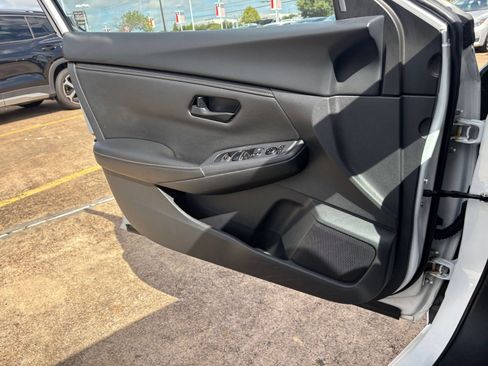 Used 2025 Nissan Sentra S FWD image 18