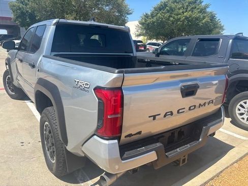 Used 2024 Toyota Tacoma TRD Off-Road w/ TRD Off Road Upgrade Package AWD/4WD image 4