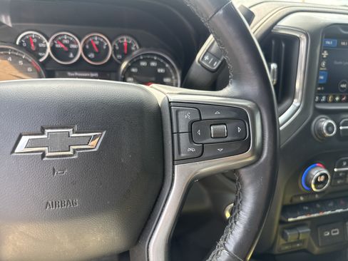 Used 2021 Chevrolet Silverado 1500 LT Trail Boss w/ Convenience Package II AWD/4WD image 19