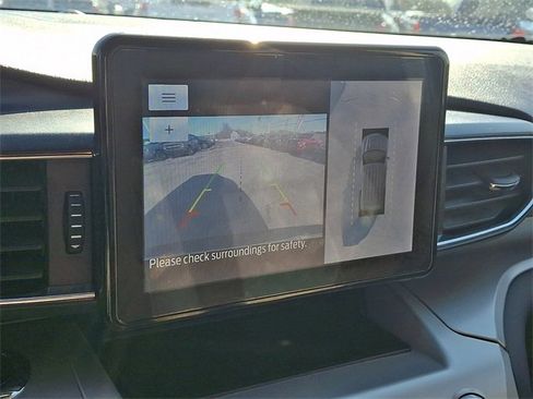 Certified 2022 Ford Explorer XLT w/ Equipment Group 202A image 18