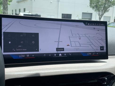 Certified 2025 BMW 330i Sedan w/ Premium Package image 28