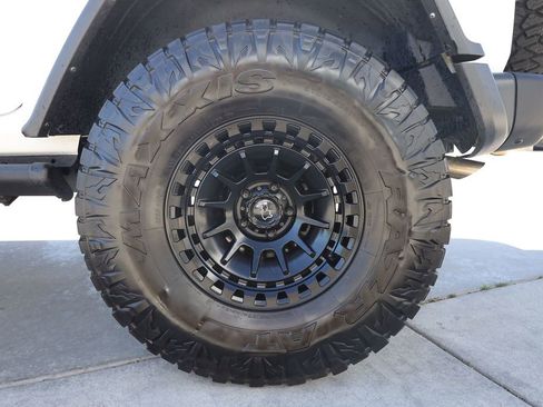Used 2023 Jeep Wrangler Unlimited Rubicon 392 w/ Xtreme Recon 35" Tire Package AWD/4WD image 24