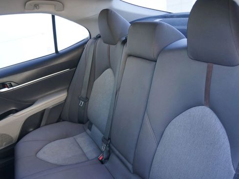 Used 2019 Toyota Camry LE image 30