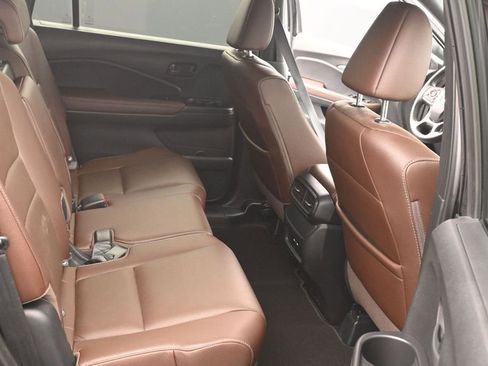 Used 2025 Honda Passport EX-L image 12
