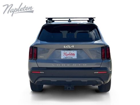 Used 2022 Kia Sorento S AWD/4WD image 4