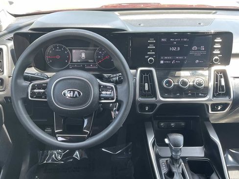 Used 2021 Kia Sorento LX FWD image 17